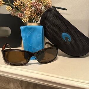 Costa Sunglasses Vela VL 10 with readers
